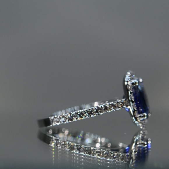 Sapphire and Diamond engagement ring size 4 - Picture 5 of 12